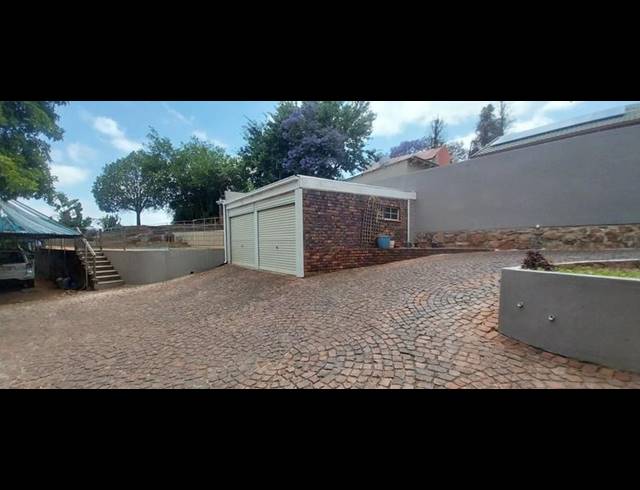 3 BEDROOM HOUSE FOR SALE IN KENSINGTON